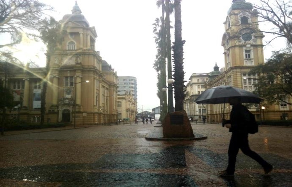 Ir para  <p>O Rio Grande do Sul ser&aacute; marcado novamente por muita chuva nesta ter&ccedil;a-feira. Novas &aacute;reas de intensa instabilidades se formam no Estado, afetando principalmente regi&otilde;es do Oeste, Centro e parte...